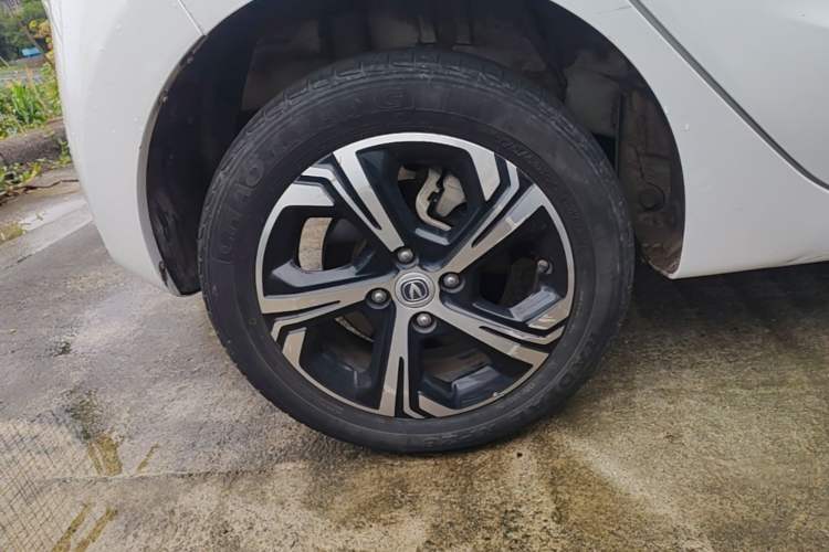 Used CHANGAN Benni E-Star 2022 Qingxin Edition Colorful Model Lithium Iron Phosphate Right Rear Wheel Hub