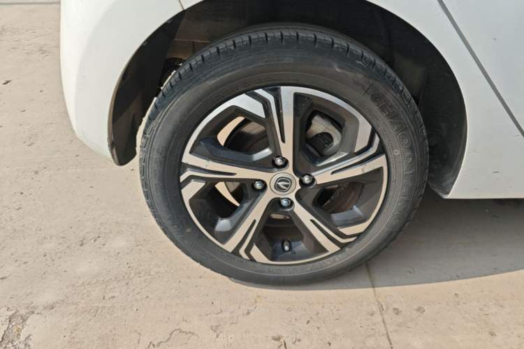 Used CHANGAN Benni E-Star 2022 Qingxin Edition Colorful Model Lithium Iron Phosphate Right Rear Wheel Hub