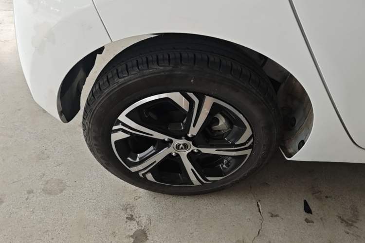 Used CHANGAN Benni E-Star 2022 Charming Edition Colorful Model Lithium Iron Phosphate Right Rear Wheel Hub