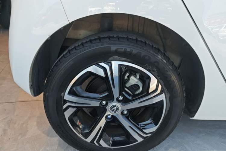 Used CHANGAN Benni E-Star 2022 Charming Edition Colorful Model Lithium Iron Phosphate Right Rear Wheel Hub