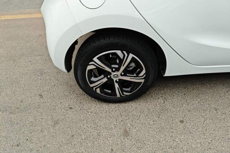 Used CHANGAN Benni E-Star 2022 Qingxin Edition Colorful Model Lithium Iron Phosphate Right Rear Wheel Hub