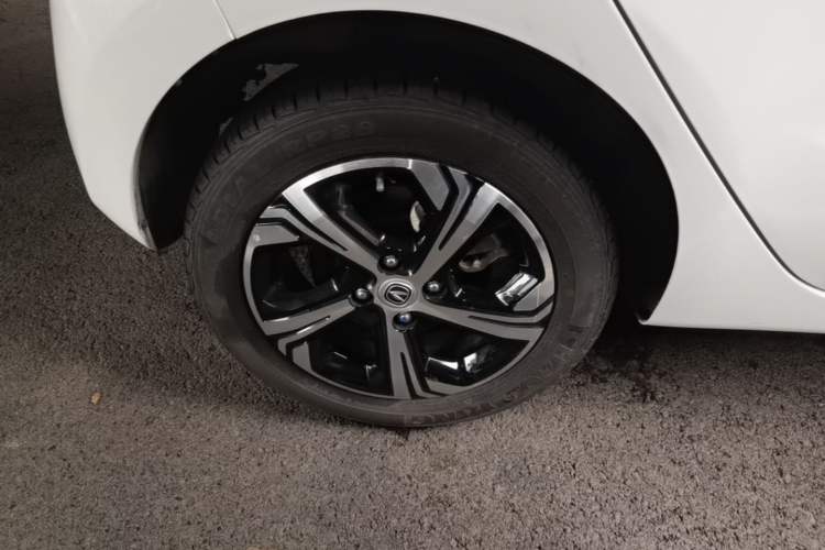 Used CHANGAN Benni E-Star 2022 Qingxin Edition Colorful Model Lithium-NMC Right Rear Wheel Hub
