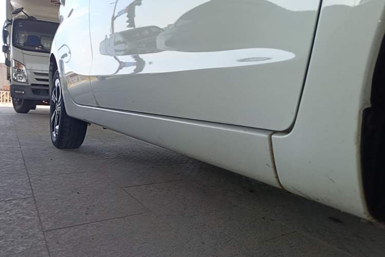 Used CHANGAN Benni E-Star 2022 Qingxin Edition Colorful Model Lithium-NMC Right Side Sill