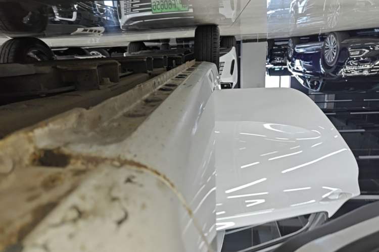 Used CHANGAN Benni E-Star 2022 Qingxin Edition Colorful Model Lithium-NMC Right Side Sill