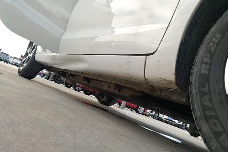 Used CHANGAN Benni E-Star 2022 Qingxin Edition Colorful Model Lithium Iron Phosphate Right Side Sill