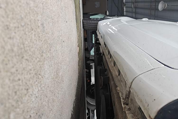 Used CHANGAN Benni E-Star 2022 Qingxin Edition Colorful Model Lithium-NMC Right Side Sill