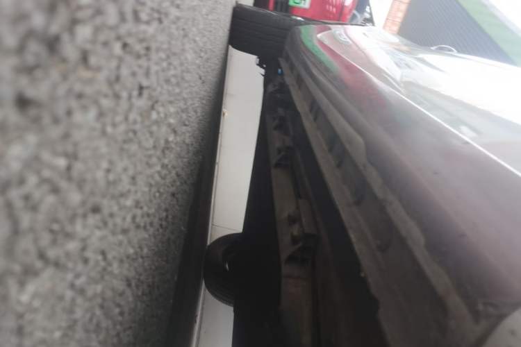 Used CHANGAN Benni E-Star 2022 Qingxin Edition Colorful Model Lithium Iron Phosphate Right Side Sill