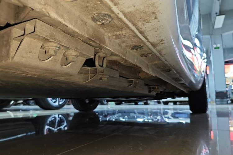 Used CHANGAN Benni E-Star 2022 Charming Edition Colorful Model Lithium Iron Phosphate Right Side Sill