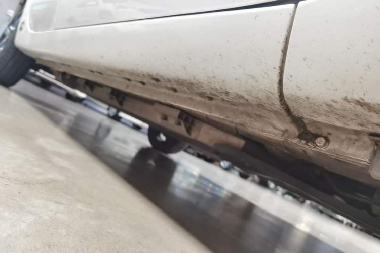 Used CHANGAN Benni E-Star 2022 Qingxin Edition Colorful Model Lithium Iron Phosphate Right Side Sill