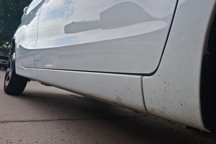 Used CHANGAN Benni E-Star 2022 Qingxin Edition Colorful Model Lithium Iron Phosphate Right Side Sill