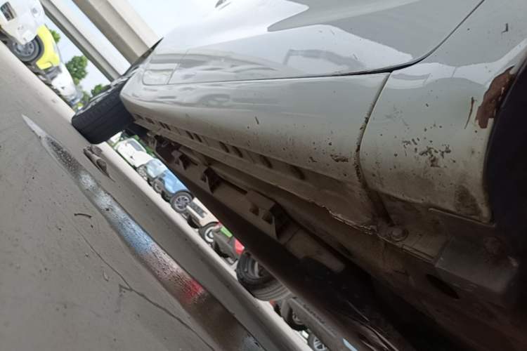 Used CHANGAN Benni E-Star 2022 Qingxin Edition Colorful Model Lithium Iron Phosphate Right Side Sill