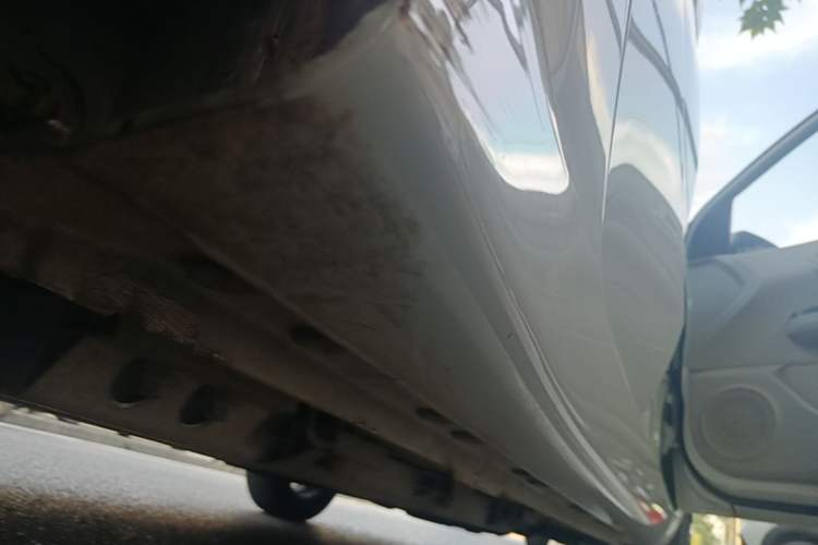 Used CHANGAN Benni E-Star 2022 Qingxin Edition Colorful Model Lithium Iron Phosphate Right Side Sill