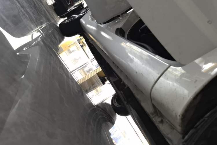 Used CHANGAN Benni E-Star 2022 Qingxin Edition Colorful Model Lithium-NMC Right Side Sill