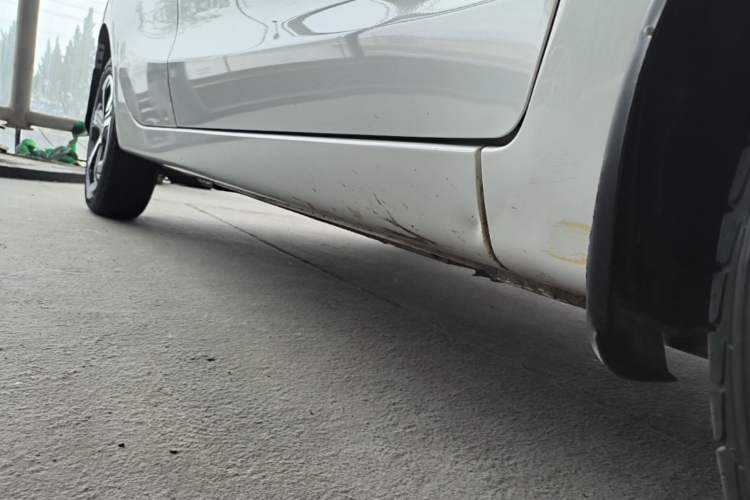 Used CHANGAN Benni E-Star 2022 Qingxin Edition Colorful Model Lithium Iron Phosphate Right Side Sill
