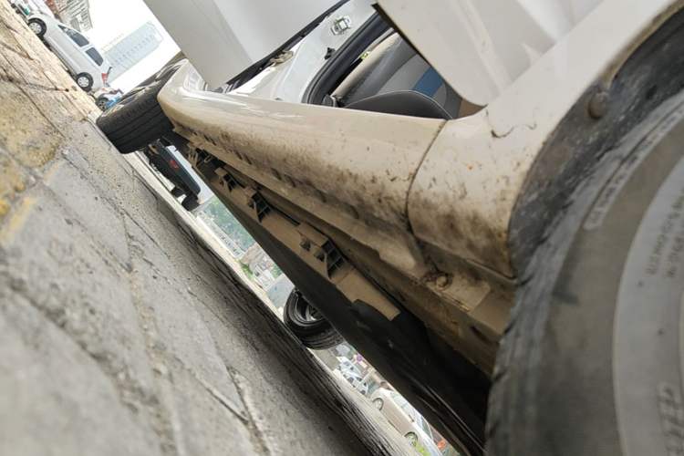 Used CHANGAN Benni E-Star 2022 Qingxin Edition Colorful Model Lithium Iron Phosphate Right Side Sill