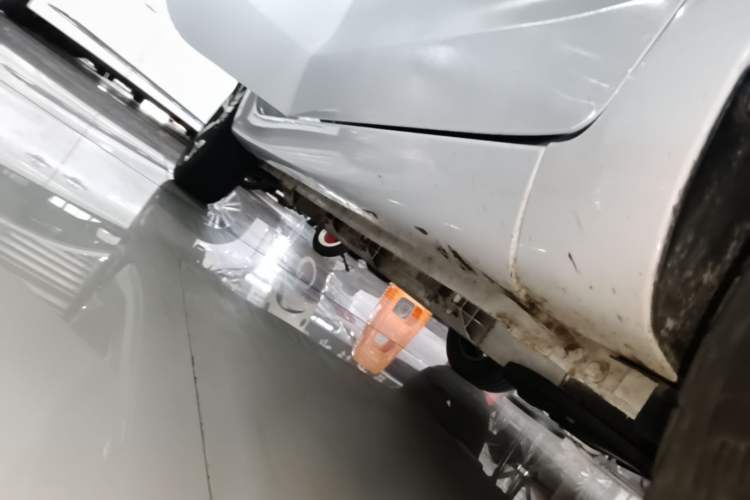 Used CHANGAN Benni E-Star 2022 Qingxin Edition Colorful Model Lithium Iron Phosphate Right Side Sill