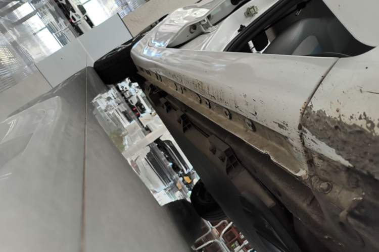 Used CHANGAN Benni E-Star 2022 Qingxin Edition Colorful Model Lithium Iron Phosphate Right Side Sill