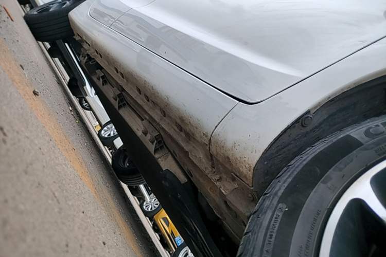 Used CHANGAN Benni E-Star 2022 Qingxin Edition Colorful Model Lithium Iron Phosphate Right Side Sill