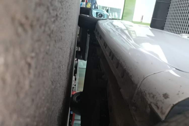 Used CHANGAN Benni E-Star 2022 Qingxin Edition Colorful Model Lithium-NMC Right Side Sill