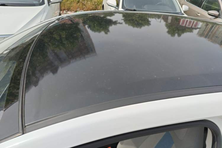 Used CHANGAN Benni E-Star 2022 Charming Edition Colorful Model Lithium-Ion Battery Roof