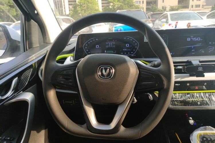 Used CHANGAN Benni E-Star 2022 Qingxin Edition Colorful Model Lithium Iron Phosphate Steering Wheel