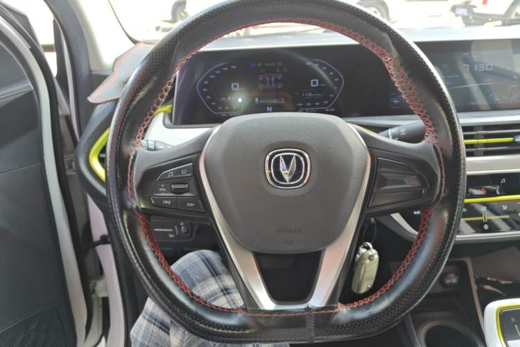 Used CHANGAN Benni E-Star 2022 Qingxin Edition Colorful Model Lithium-NMC Steering Wheel