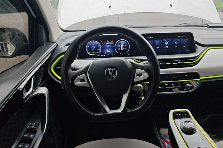 Used CHANGAN Benni E-Star 2022 Charming Edition Colorful Model Lithium Iron Phosphate Steering Wheel