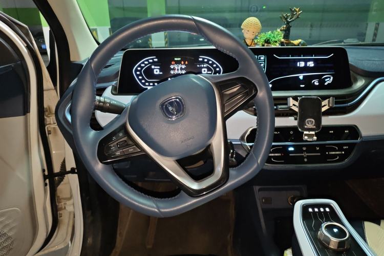 Used CHANGAN Benni E-Star 2022 Qingxin Edition Colorful Model Lithium Iron Phosphate Steering Wheel