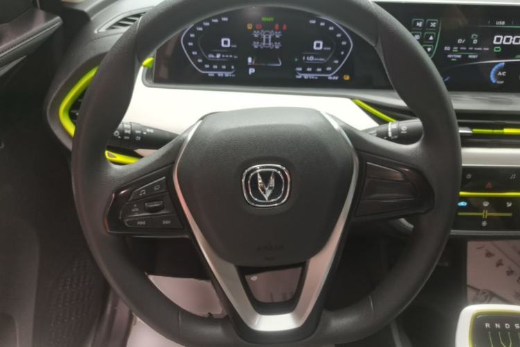 Used CHANGAN Benni E-Star 2022 Qingxin Edition Colorful Model Lithium Iron Phosphate Steering Wheel