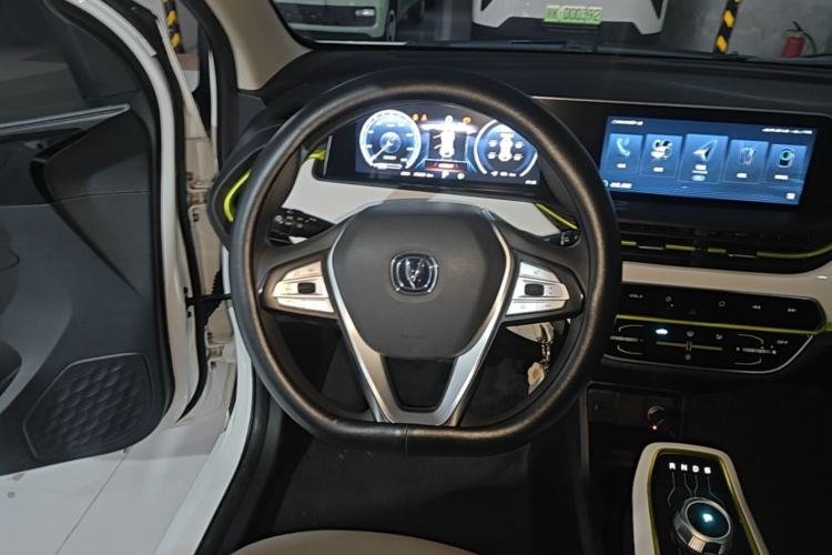 Used CHANGAN Benni E-Star 2022 Charming Edition Colorful Model Lithium Iron Phosphate Steering Wheel