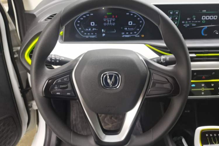 Used CHANGAN Benni E-Star 2022 Qingxin Edition Colorful Model Lithium Iron Phosphate Steering Wheel