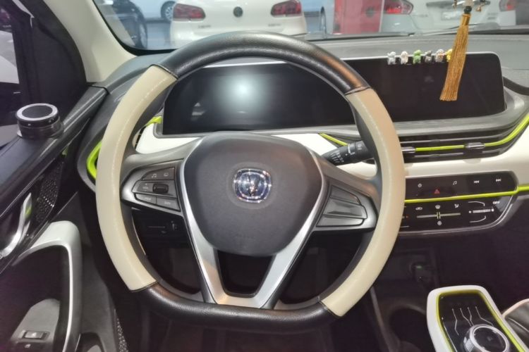 Used CHANGAN Benni E-Star 2022 Qingxin Edition Colorful Model Lithium Iron Phosphate Steering Wheel