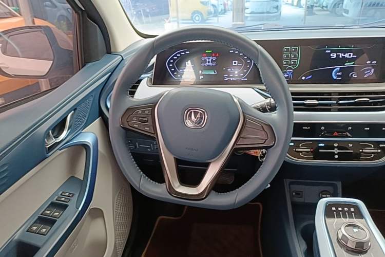 Used CHANGAN Benni E-Star 2022 Qingxin Edition Colorful Model Lithium Iron Phosphate Steering Wheel