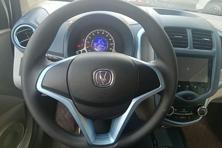 Used CHANGAN Benni E-Star 2022 Qingxin Edition Colorful Model Lithium Iron Phosphate Steering Wheel