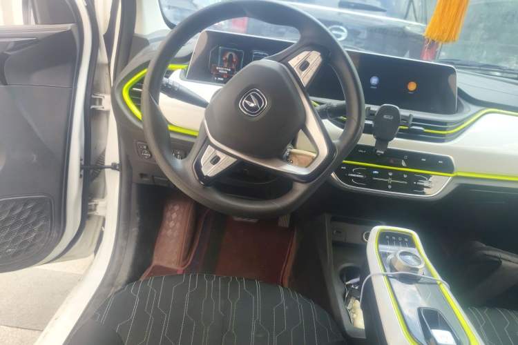 Used CHANGAN Benni E-Star 2022 Charming Edition Colorful Model Lithium-Ion Battery Steering Wheel