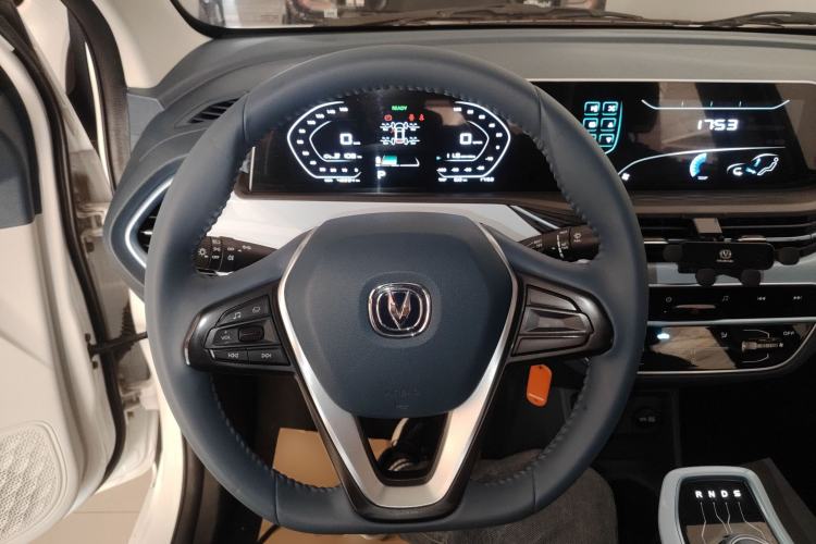 Used CHANGAN Benni E-Star 2022 Qingxin Edition Colorful Model Lithium Iron Phosphate Steering Wheel