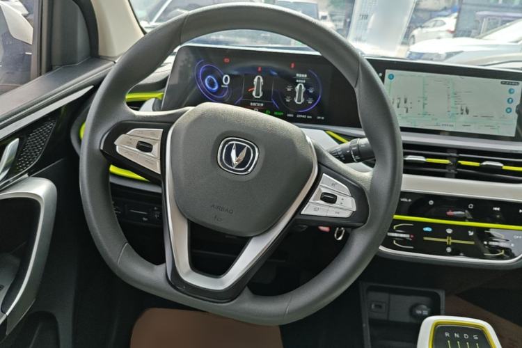 Used CHANGAN Benni E-Star 2022 Charming Edition Colorful Model Lithium-Ion Battery Steering Wheel