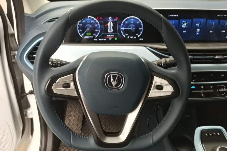 Used CHANGAN Benni E-Star 2022 Charming Edition Colorful Model Lithium Iron Phosphate Steering Wheel
