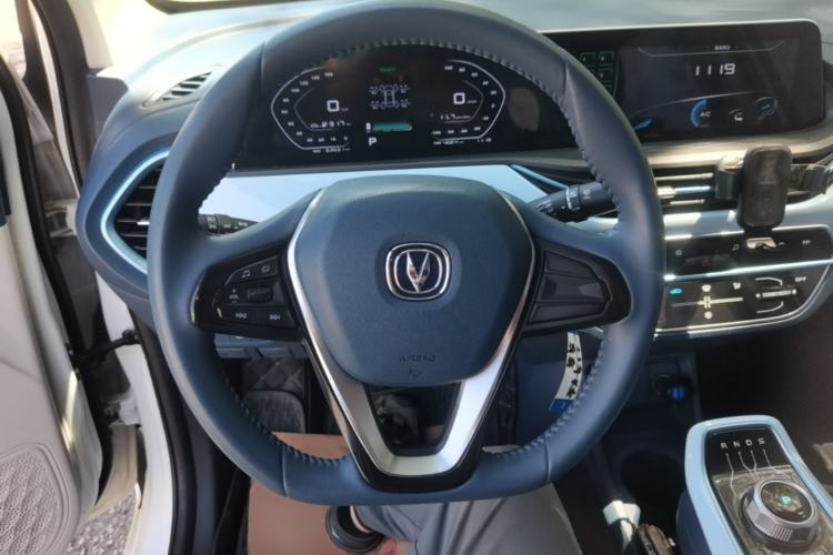 Used CHANGAN Benni E-Star 2022 Qingxin Edition Colorful Model Lithium Iron Phosphate Steering Wheel