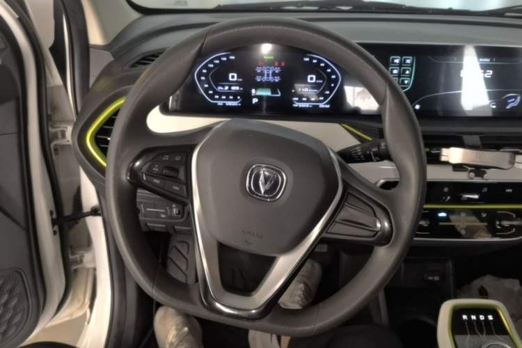 Used CHANGAN Benni E-Star 2022 Qingxin Edition Colorful Model Lithium-NMC Steering Wheel