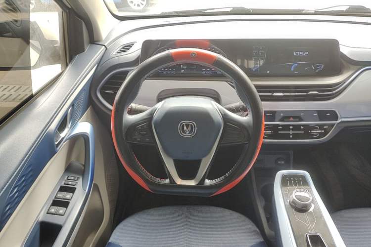 Used CHANGAN Benni E-Star 2022 Qingxin Edition Colorful Model Lithium Iron Phosphate Steering Wheel