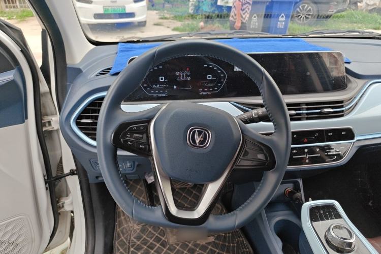 Used CHANGAN Benni E-Star 2022 Qingxin Edition Colorful Model Lithium Iron Phosphate Steering Wheel
