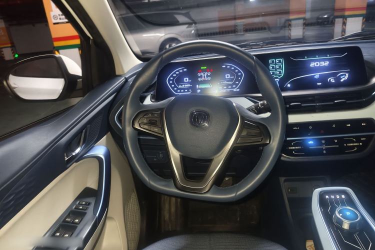 Used CHANGAN Benni E-Star 2022 Qingxin Edition Colorful Model Lithium Iron Phosphate Steering Wheel