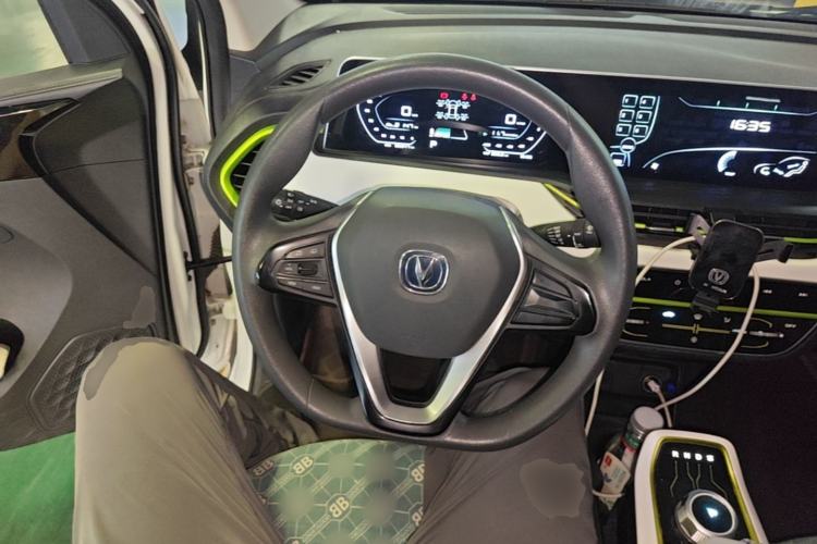 Used CHANGAN Benni E-Star 2022 Qingxin Edition Colorful Model Lithium Iron Phosphate Steering Wheel