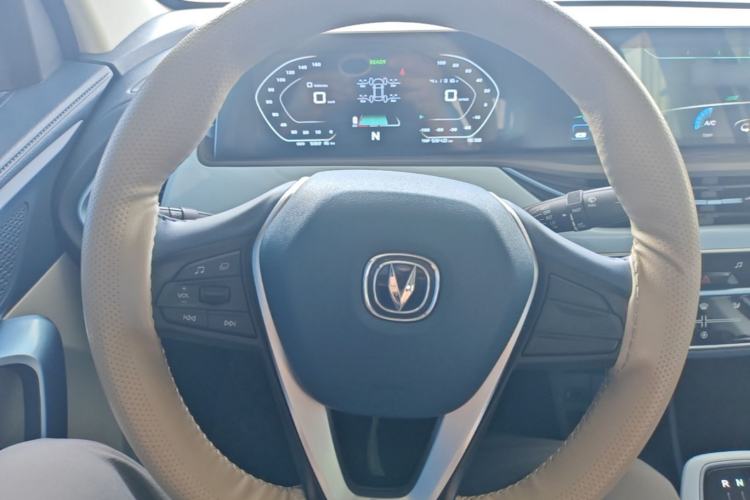 Used CHANGAN Benni E-Star 2022 Qingxin Edition Colorful Model Lithium Iron Phosphate Steering Wheel