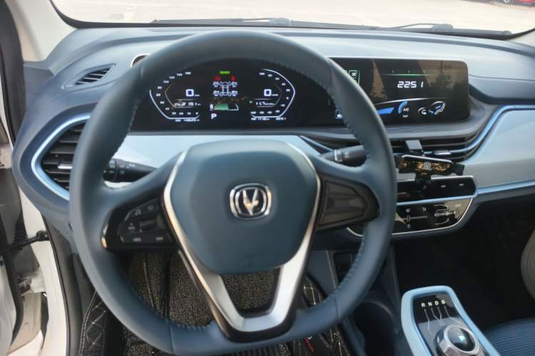 Used CHANGAN Benni E-Star 2022 Qingxin Edition Colorful Model Lithium Iron Phosphate Steering Wheel