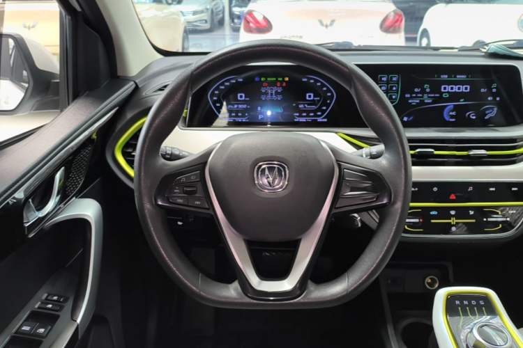 Used CHANGAN Benni E-Star 2022 Qingxin Edition Colorful Model Lithium Iron Phosphate Steering Wheel