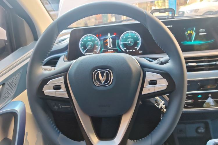 Used CHANGAN Benni E-Star 2022 Charming Edition Colorful Model Lithium Iron Phosphate Steering Wheel