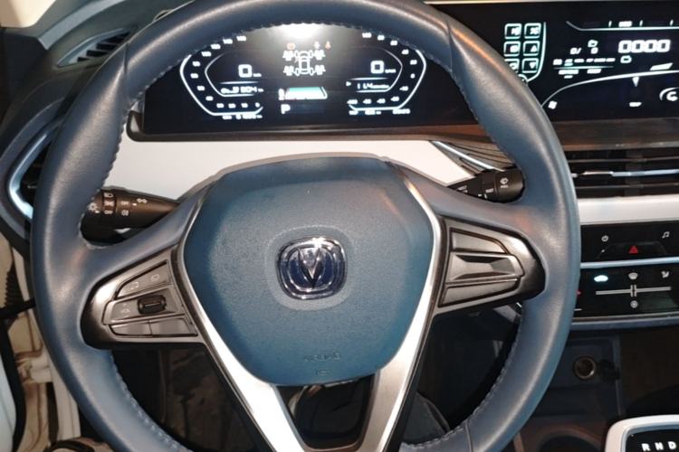 Used CHANGAN Benni E-Star 2022 Qingxin Edition Colorful Model Lithium Iron Phosphate Steering Wheel