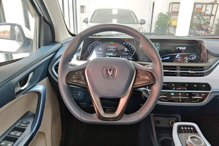 Used CHANGAN Benni E-Star 2022 Qingxin Edition Colorful Model Lithium Iron Phosphate Steering Wheel